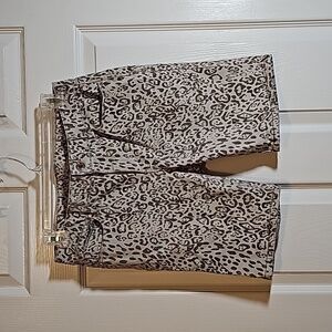 White House Black Market Leopard Print MidRise Skinny Crop Bermuda Shorts Size6